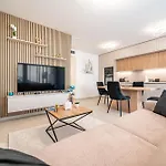 Hajnal #1 Deluxe With Terrace By Mital Apartment *