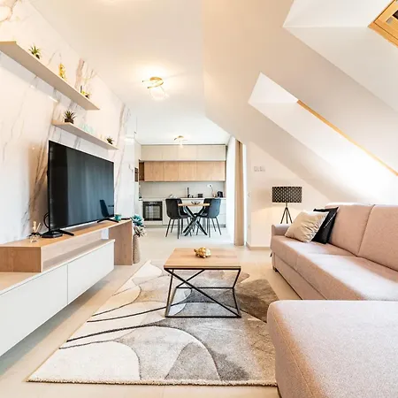 Hajnal #1 Deluxe With Terrace By Mital Apartment Szegedin