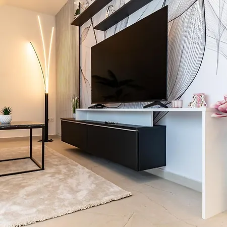 Apartment Hajnal #1 Deluxe With Terrace By Mital Szegedin