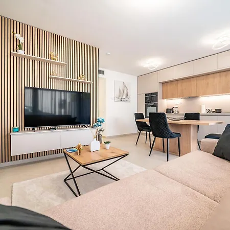 Hajnal #1 Deluxe With Terrace By Mital Apartment *