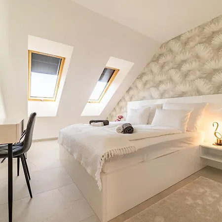 Hajnal #1 Deluxe With Terrace By Mital Apartment Szegedin