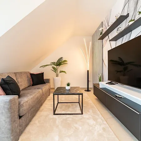 Apartment Hajnal #1 Deluxe With Terrace By Mital Szegedin
