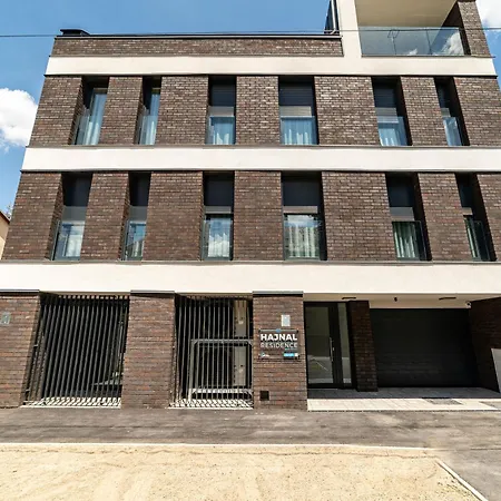 Hajnal Deluxe With Terrace By Mital Apartment