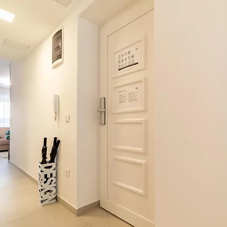 Apartment Hajnal #1 Deluxe With Terrace By Mital *