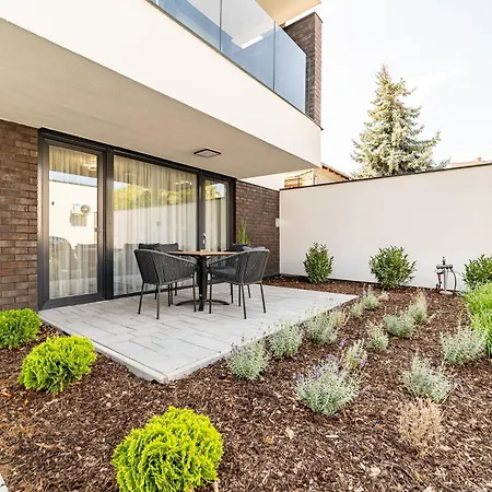 Hajnal Deluxe With Terrace By Mital Szegedin