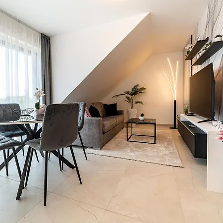 Hajnal #1 Deluxe With Terrace By Mital Szegedin