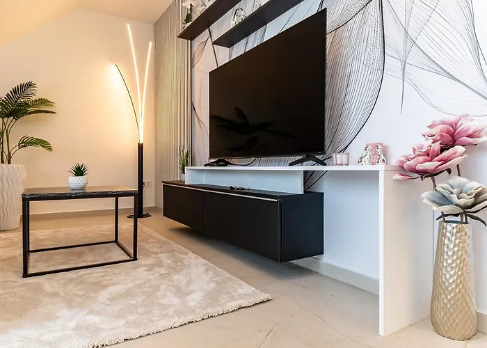 Apartment Hajnal Deluxe With Terrace By Mital Szegedin