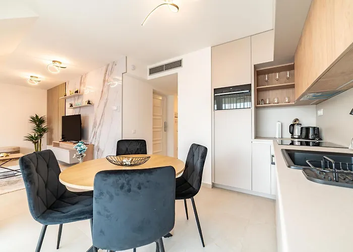 Apartment Hajnal Deluxe With Terrace By Mital