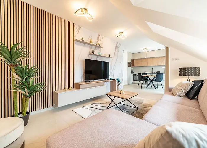 Apartment Hajnal Deluxe With Terrace By Mital Szegedin