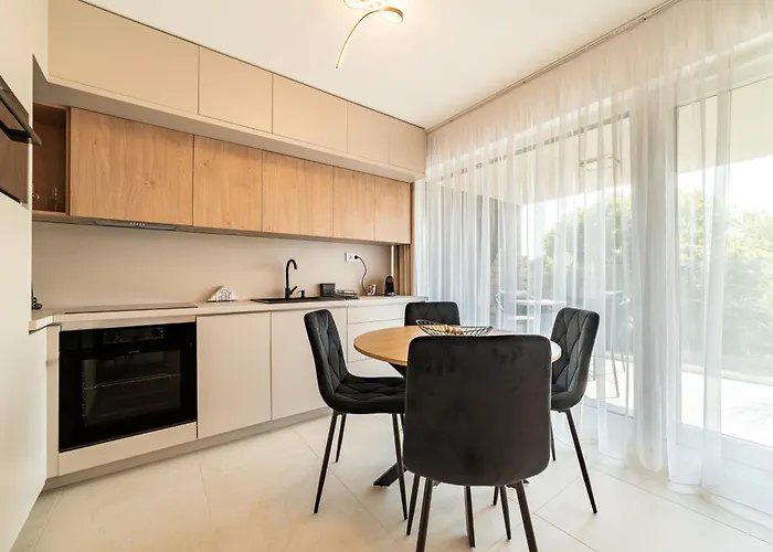 Apartment Hajnal Deluxe With Terrace By Mital Szegedin