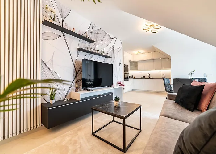 Hajnal Deluxe With Terrace By Mital * Szegedin